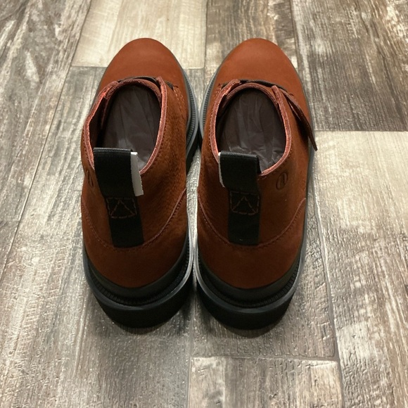Clarks Men’s Rust Suede Chukka Boots with Black Lug Sole Size 10 main image 12